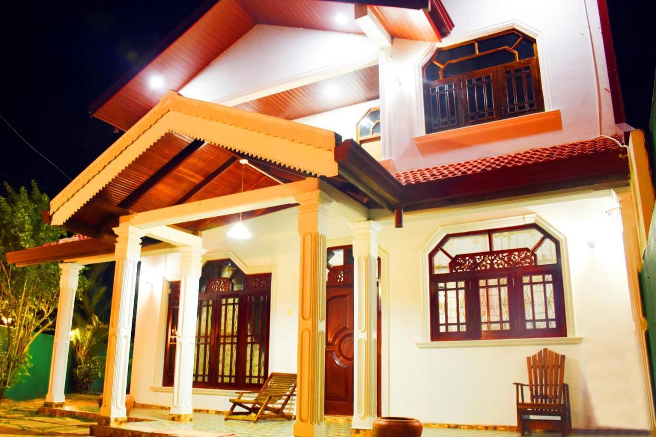 Indunil place hiriketiya Dikwella Bagian luar foto